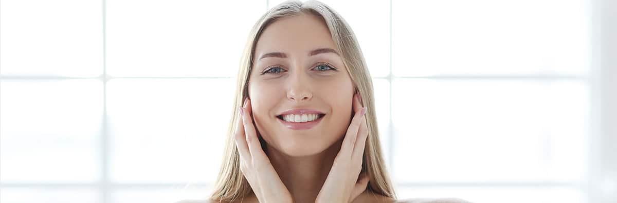Cofanetto Natalizio di maschere in tessuto per il viso Garnier da Acqua & Sapone