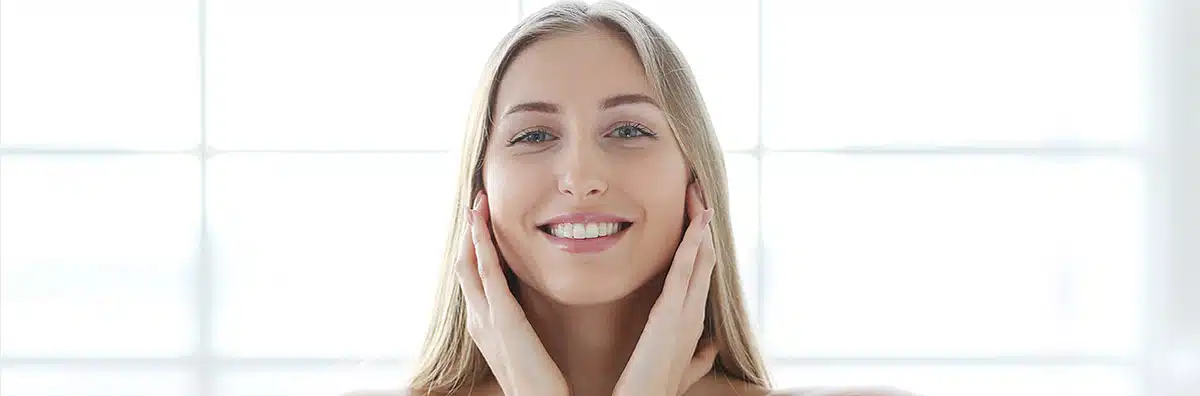 Cofanetto Natalizio di maschere in tessuto per il viso Garnier da Acqua & Sapone